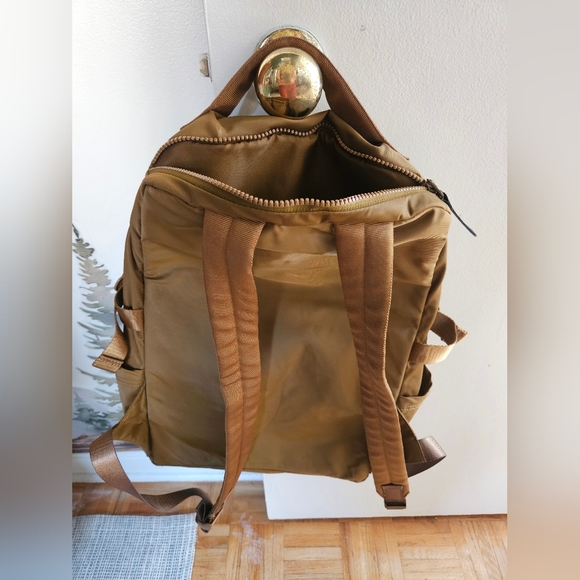 Lululemon Athletica 22L Tan Crew Backpack Unisex - Picture 6 of 6